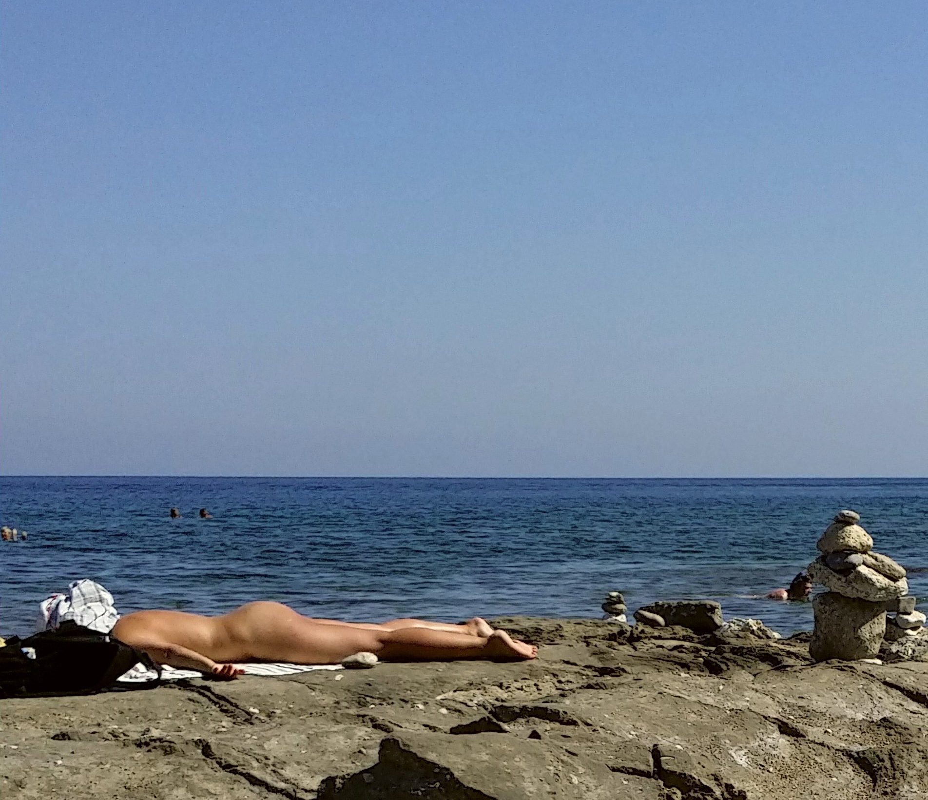 Нудистский пляж Мандомата Фалираки на острове Родос, фото, видео